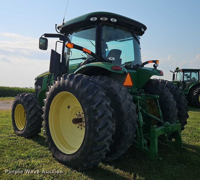 image for item EB8203 2013 John Deere 7200R MFWD tractor