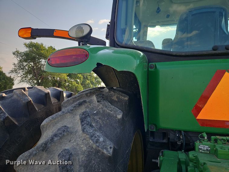 image for item EB8203 2013 John Deere 7200R MFWD tractor