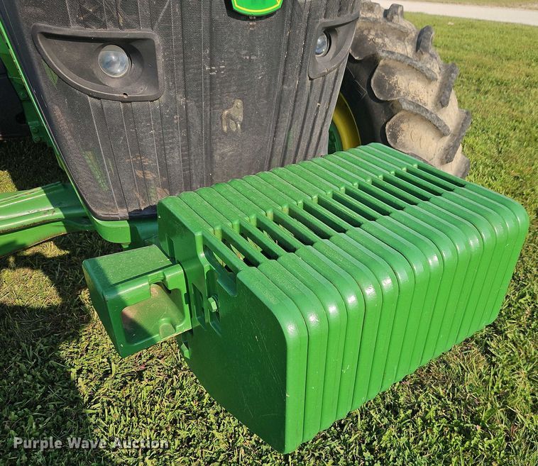 image for item EB8203 2013 John Deere 7200R MFWD tractor