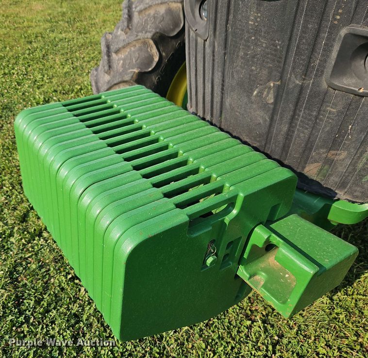 image for item EB8203 2013 John Deere 7200R MFWD tractor