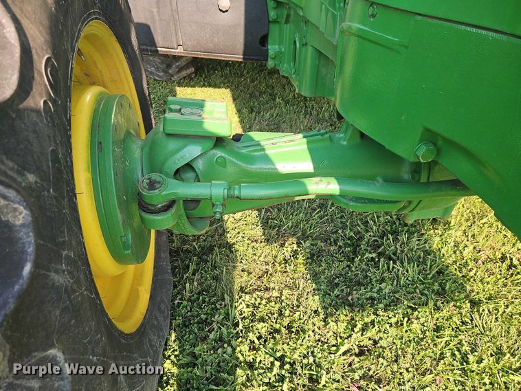 image for item EB8203 2013 John Deere 7200R MFWD tractor