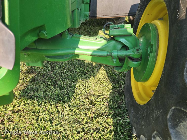 image for item EB8203 2013 John Deere 7200R MFWD tractor