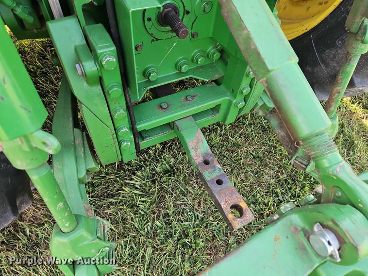 image for item EB8203 2013 John Deere 7200R MFWD tractor