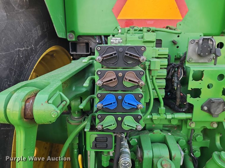 image for item EB8203 2013 John Deere 7200R MFWD tractor