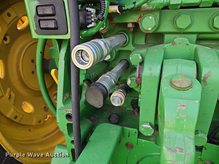 image for item EB8203 2013 John Deere 7200R MFWD tractor