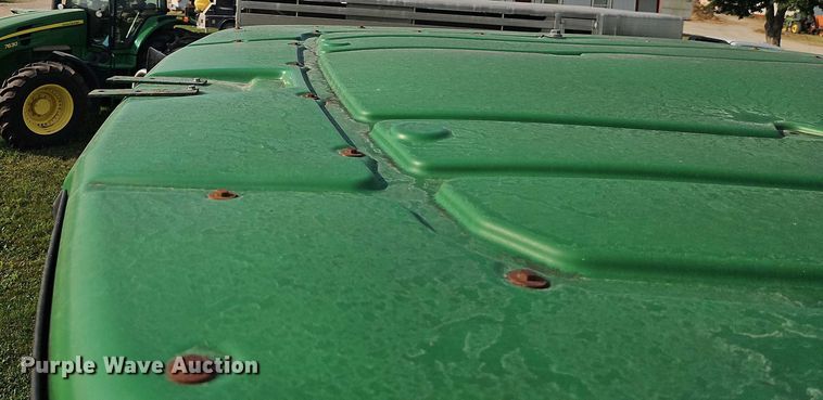 image for item EB8203 2013 John Deere 7200R MFWD tractor