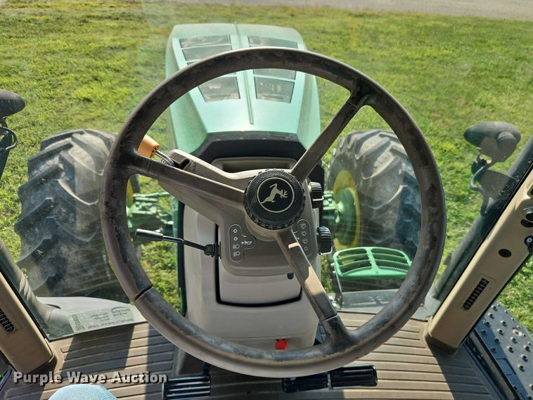image for item EB8203 2013 John Deere 7200R MFWD tractor