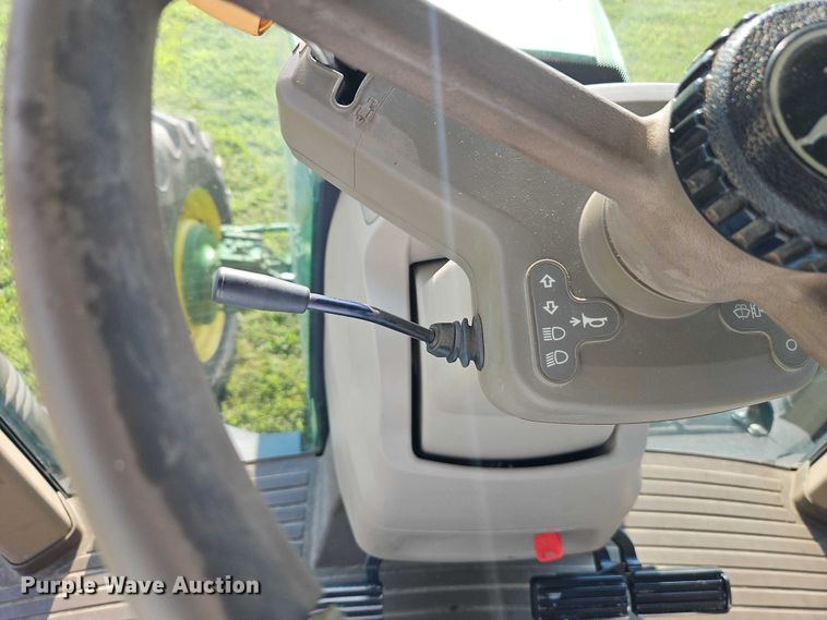 image for item EB8203 2013 John Deere 7200R MFWD tractor