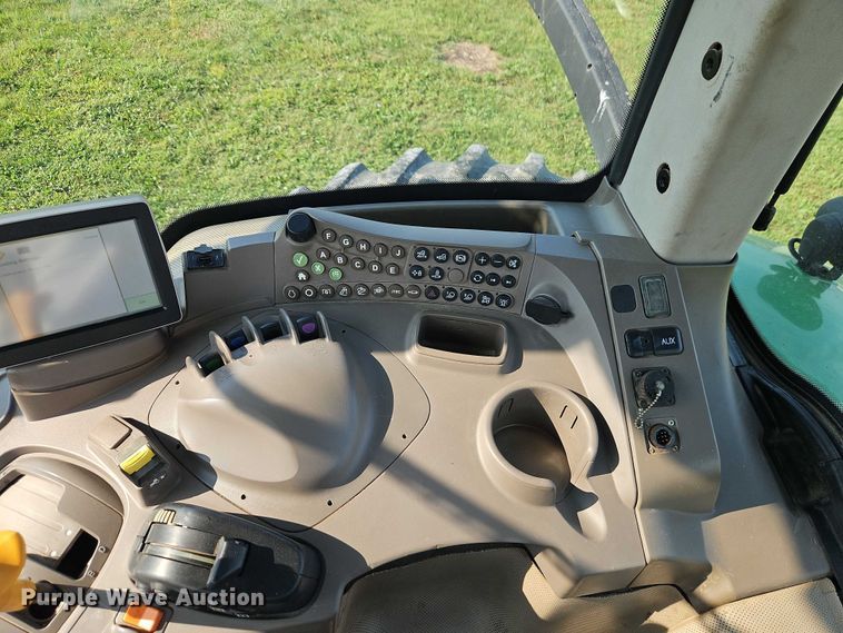 image for item EB8203 2013 John Deere 7200R MFWD tractor