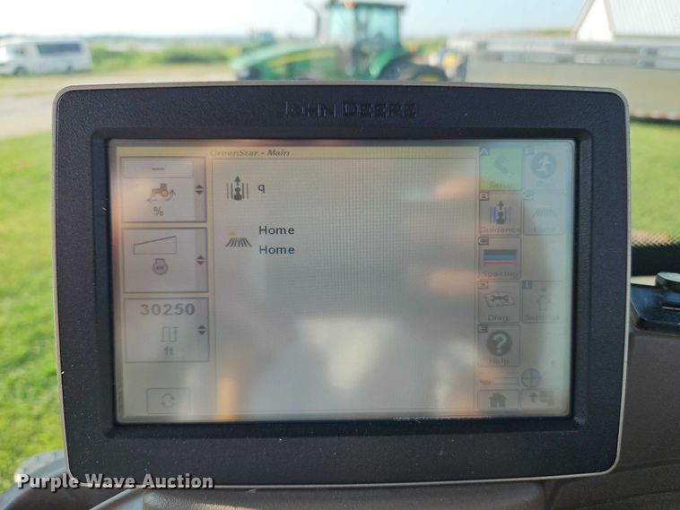 image for item EB8203 2013 John Deere 7200R MFWD tractor