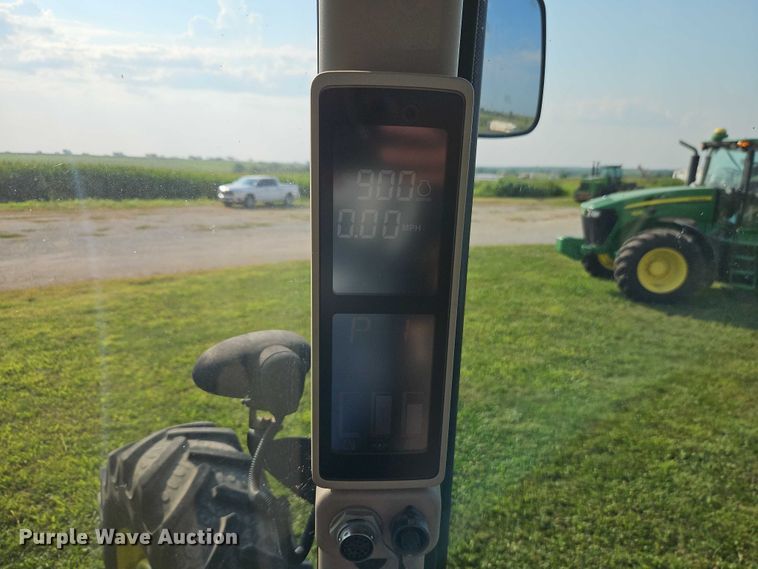 image for item EB8203 2013 John Deere 7200R MFWD tractor