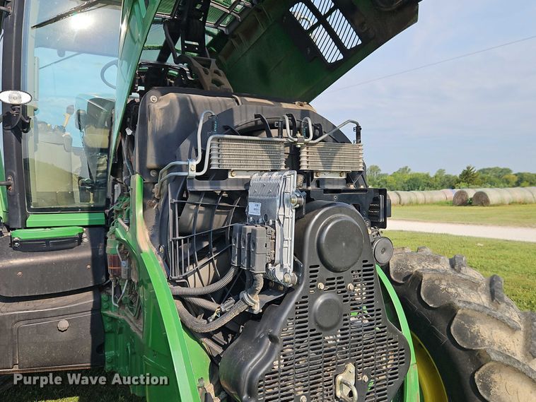 image for item EB8203 2013 John Deere 7200R MFWD tractor