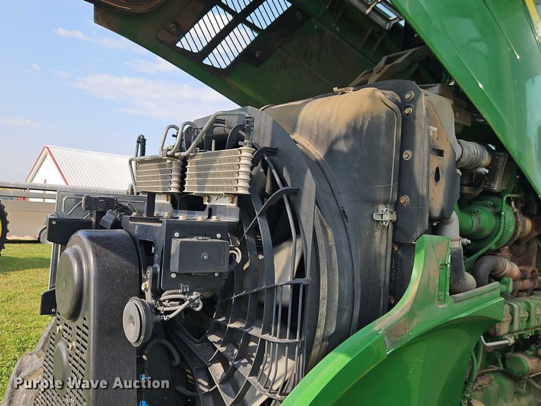 image for item EB8203 2013 John Deere 7200R MFWD tractor