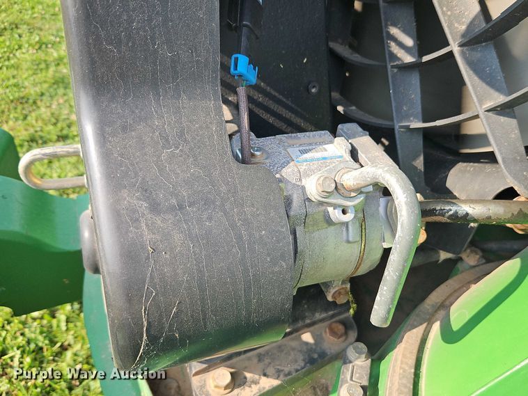 image for item EB8203 2013 John Deere 7200R MFWD tractor