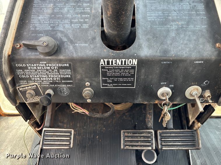 image for item EC1098 1975 Case 1370 tractor