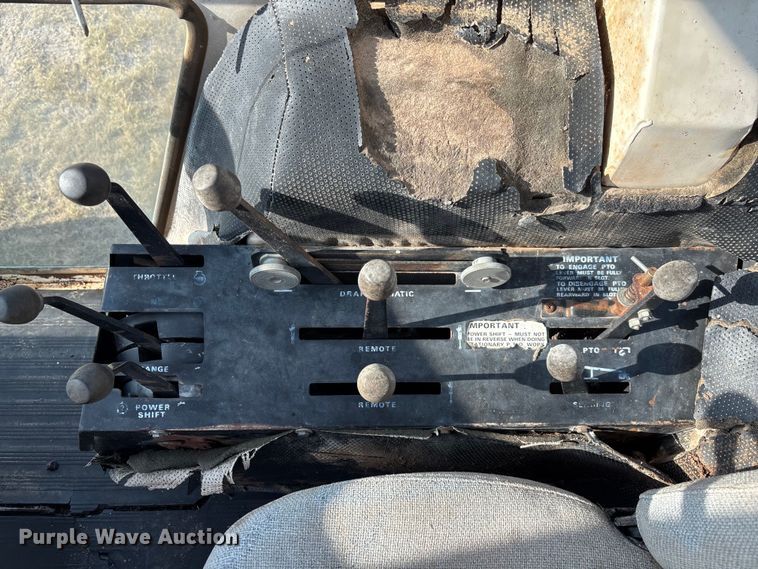 image for item EC1098 1975 Case 1370 tractor