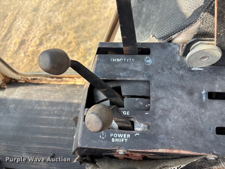 image for item EC1098 1975 Case 1370 tractor