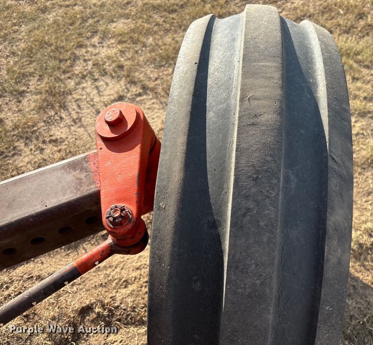 image for item EC1098 1975 Case 1370 tractor