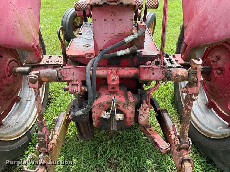 image for item ED4362 International Harvester Farmall 350 tractor