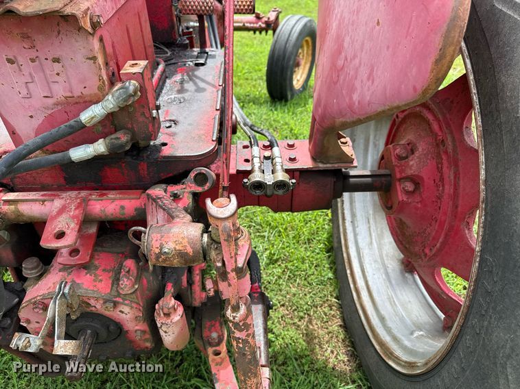 image for item ED4362 International Harvester Farmall 350 tractor