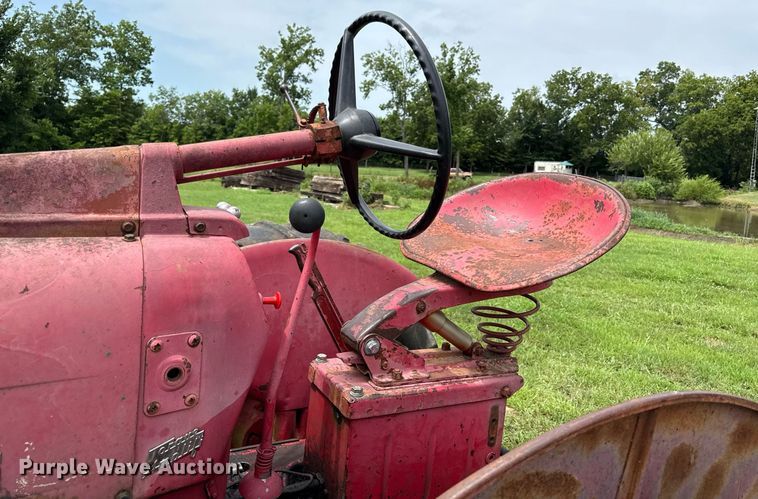 image for item ED4362 International Harvester Farmall 350 tractor