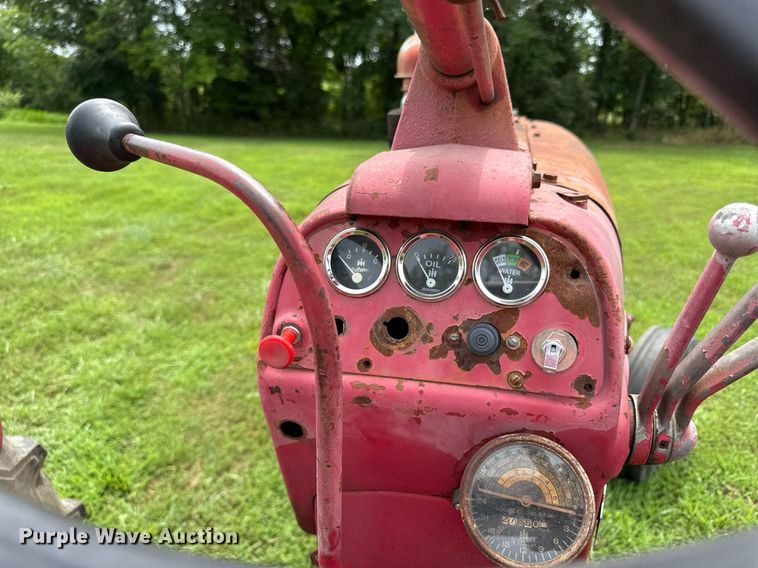 image for item ED4362 International Harvester Farmall 350 tractor