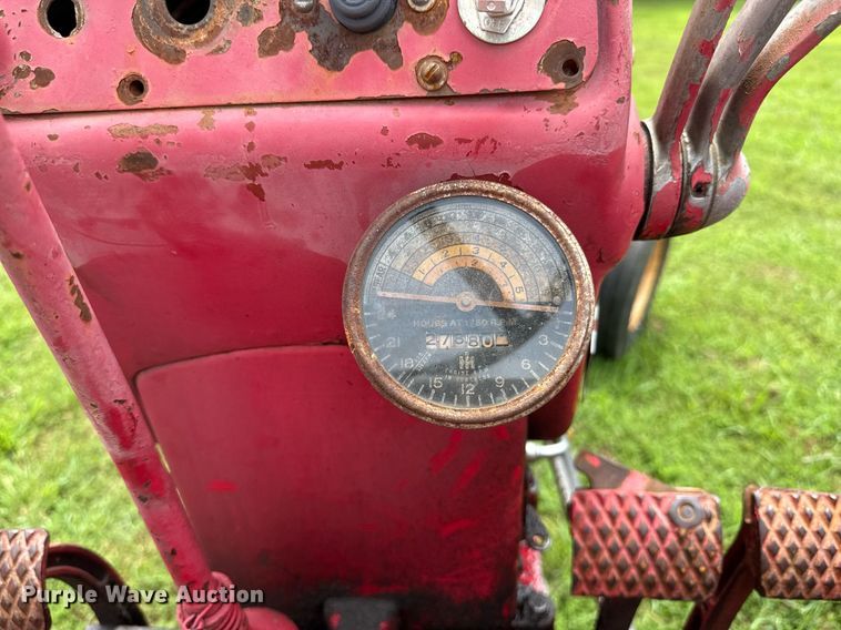 image for item ED4362 International Harvester Farmall 350 tractor
