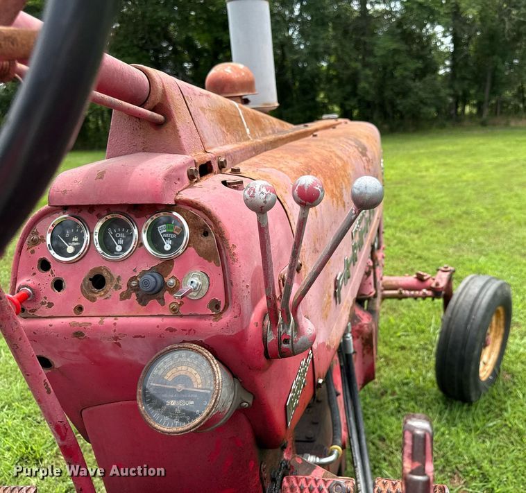 image for item ED4362 International Harvester Farmall 350 tractor