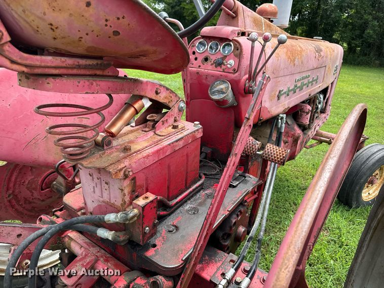 image for item ED4362 International Harvester Farmall 350 tractor