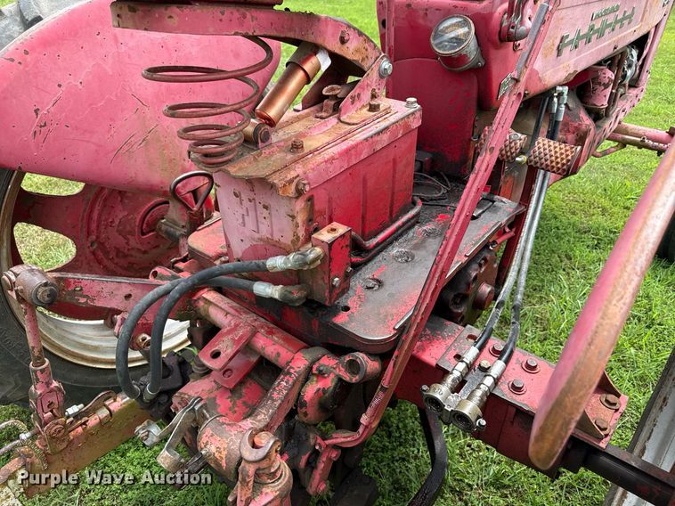 image for item ED4362 International Harvester Farmall 350 tractor