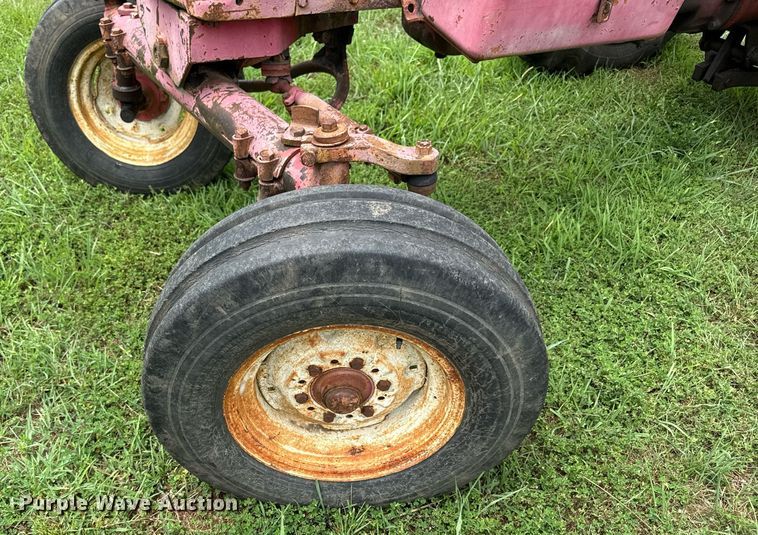 image for item ED4362 International Harvester Farmall 350 tractor