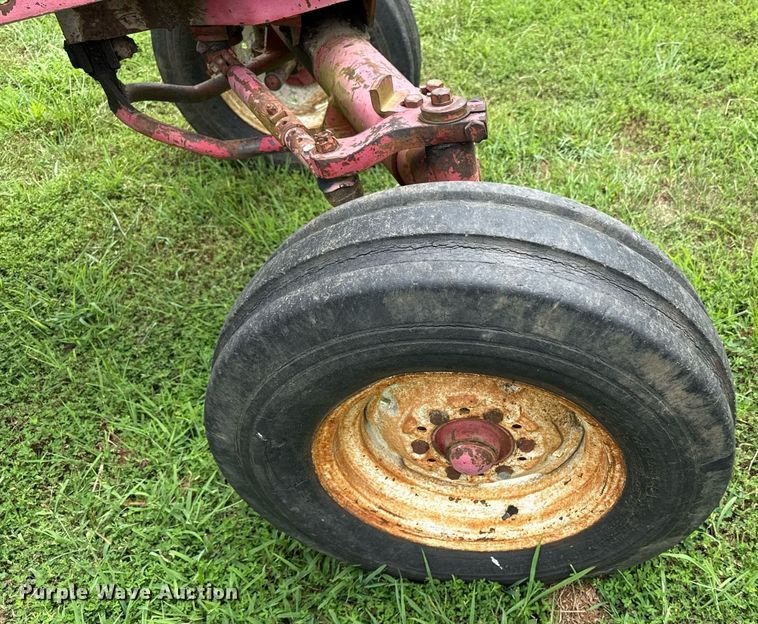 image for item ED4362 International Harvester Farmall 350 tractor