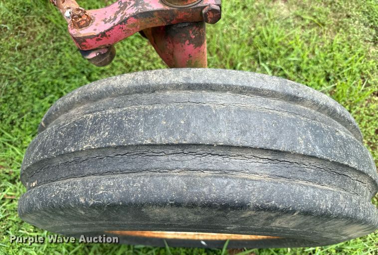 image for item ED4362 International Harvester Farmall 350 tractor