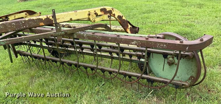 image for item ED4363 John Deere E0640 hay rake