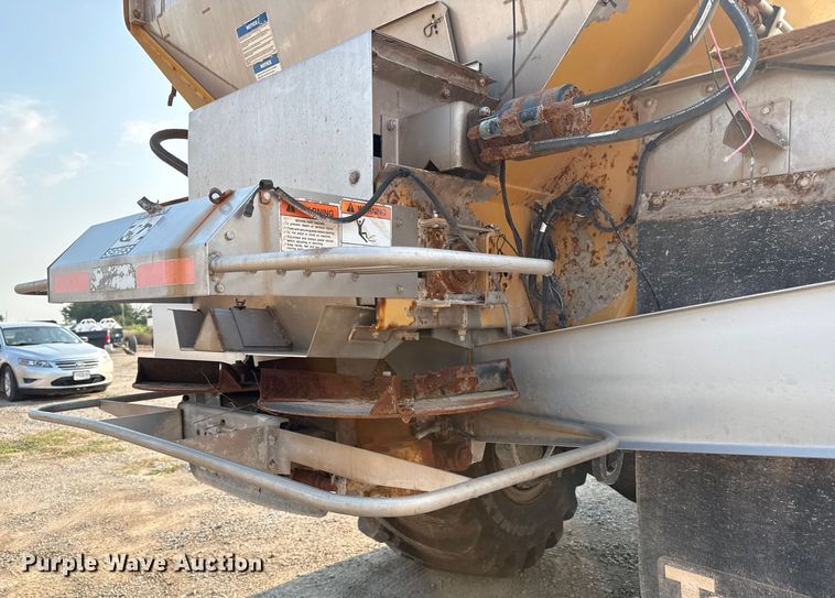 image for item ED4444 2016 AGCO Terragator 8400B spreader