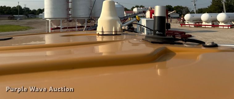 image for item ED4444 2016 AGCO Terragator 8400B spreader