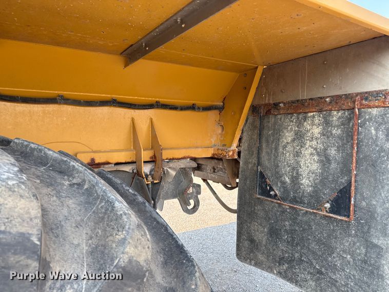 image for item ED4444 2016 AGCO Terragator 8400B spreader