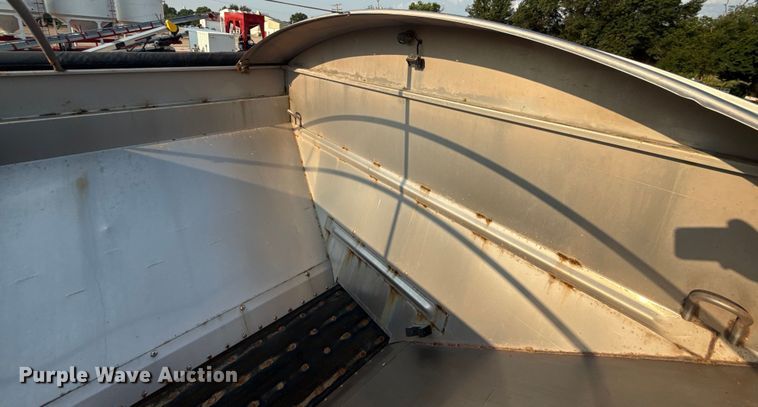 image for item ED4444 2016 AGCO Terragator 8400B spreader