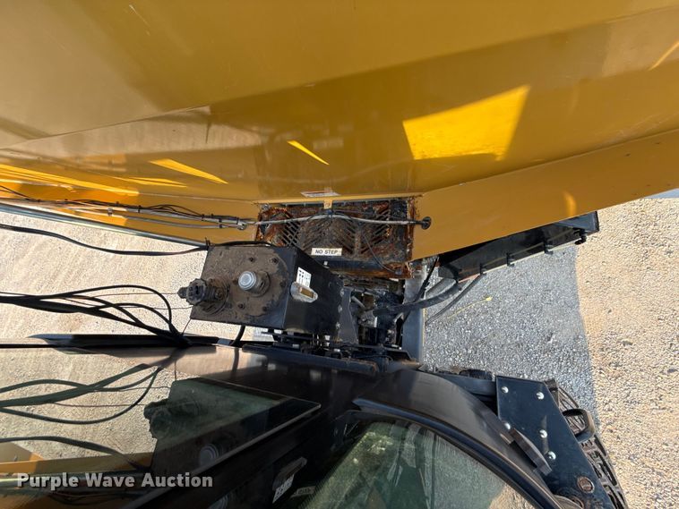 image for item ED4444 2016 AGCO Terragator 8400B spreader