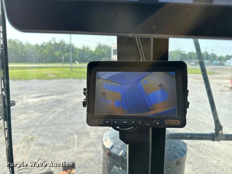 image for item ED4444 2016 AGCO Terragator 8400B spreader