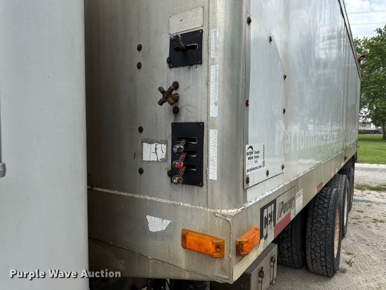 image for item ED4447 1999 Freightliner feed delivery truck