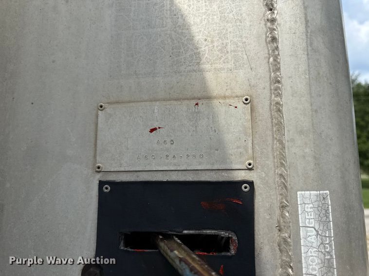 image for item ED4447 1999 Freightliner feed delivery truck