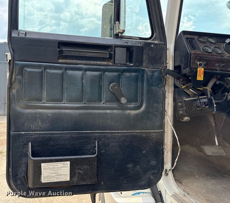 image for item ED4447 1999 Freightliner feed delivery truck