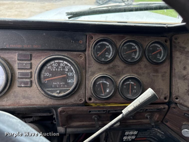 image for item ED4447 1999 Freightliner feed delivery truck