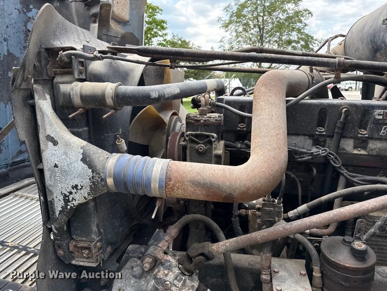 image for item ED4447 1999 Freightliner feed delivery truck