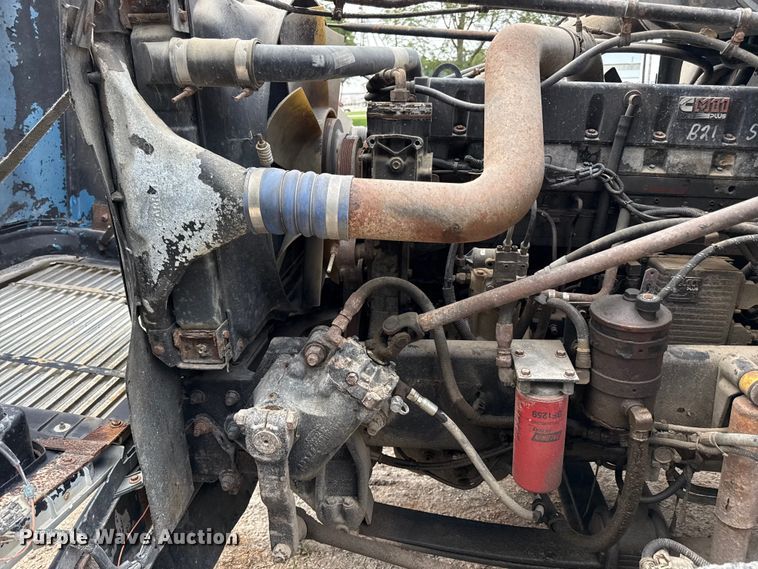 image for item ED4447 1999 Freightliner feed delivery truck