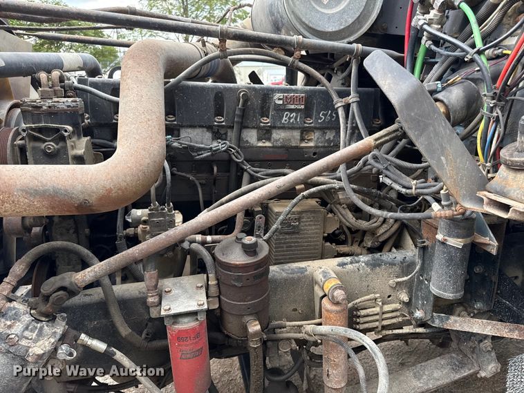 image for item ED4447 1999 Freightliner feed delivery truck