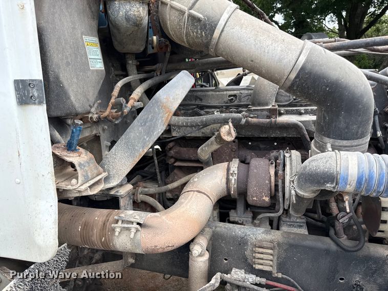 image for item ED4447 1999 Freightliner feed delivery truck