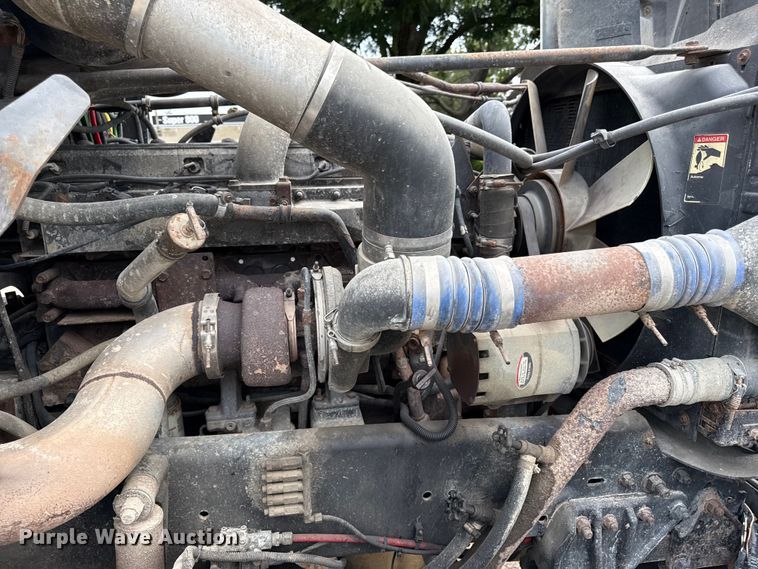 image for item ED4447 1999 Freightliner feed delivery truck