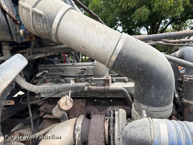 image for item ED4447 1999 Freightliner feed delivery truck